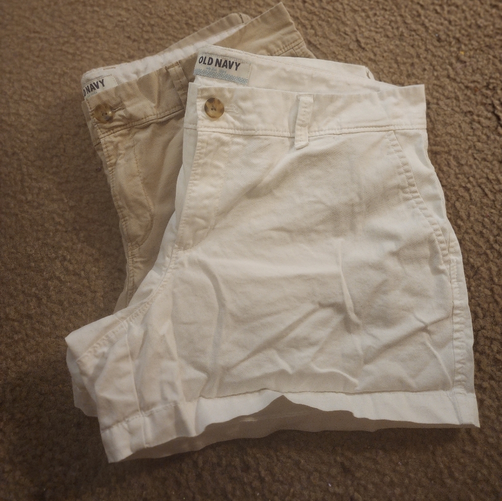 Bundle of 2 twill Old Navy shorts.